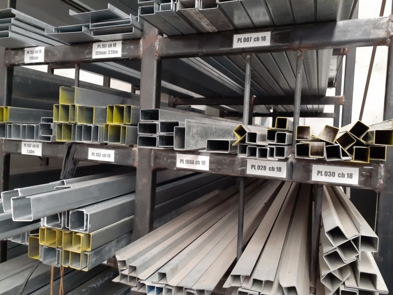 Orçamento de Perfil U de Ferro Galvanizado Terra Roxa - Perfil de Aço Galvanizado